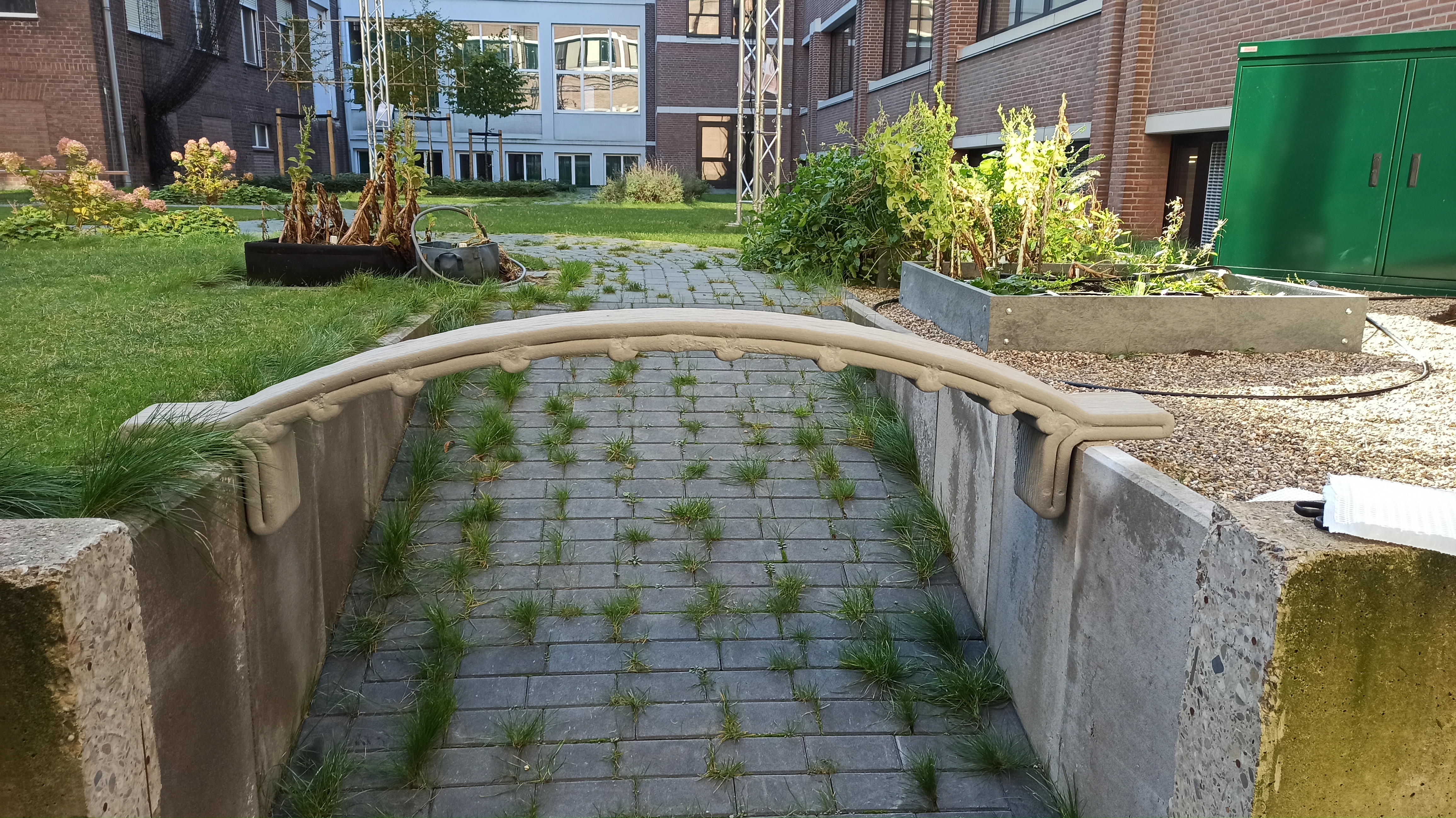 Printed bridge fitted across the scanned outdoor location