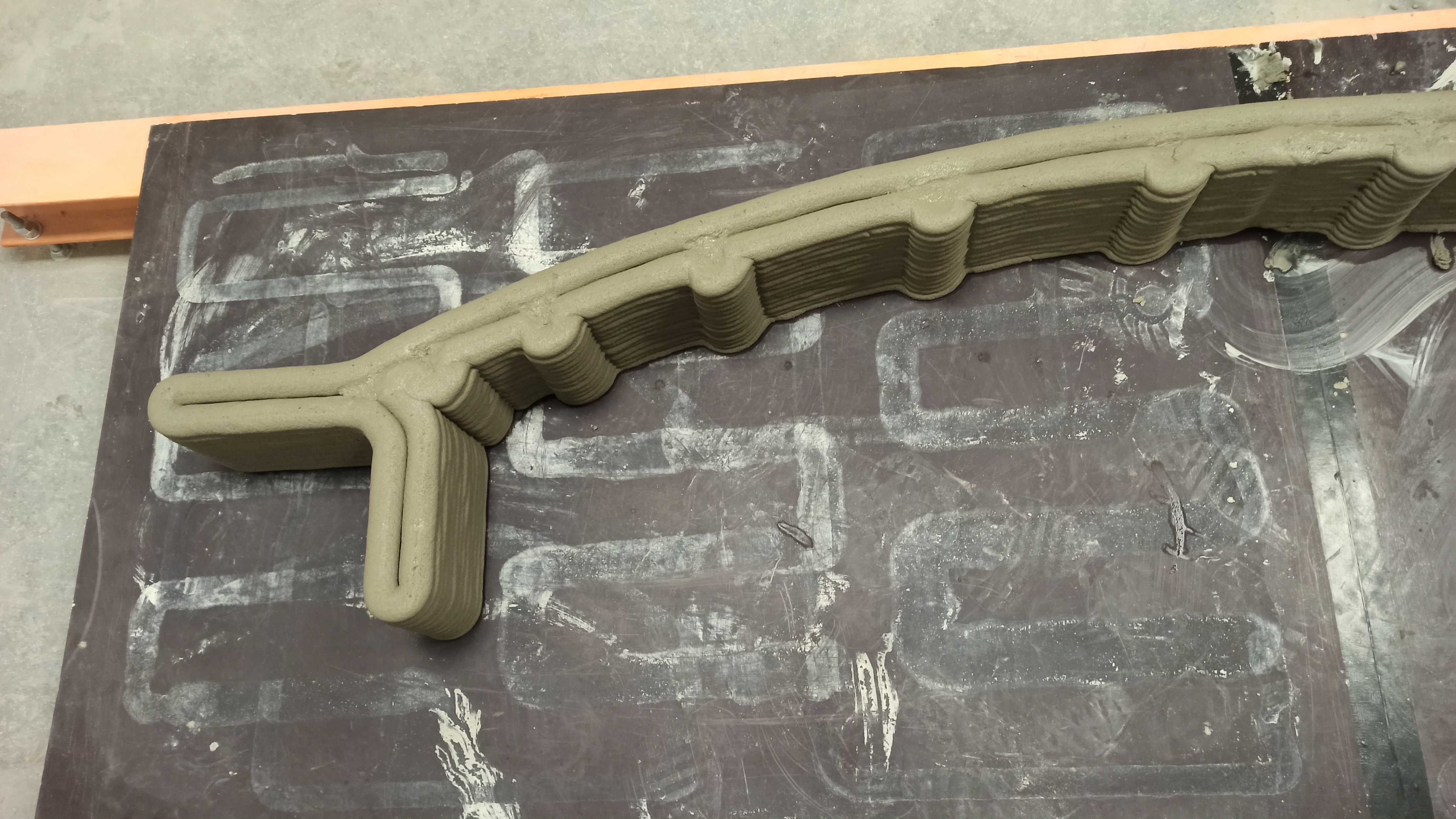 Concrete bridge printed on the fabrication table